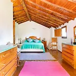 Quinta Da Relva - A Traditional In A Stunning Location Holiday home *